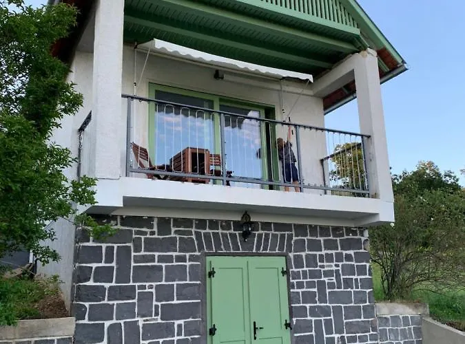 Merengo Pihenohaz * Zalahaláp